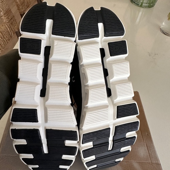 On Cloud - cloud 5 - size 9 - Picture 5 of 8